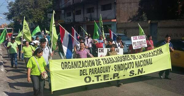 La Nación / Diez mil docentes no pueden acceder a la jubilación