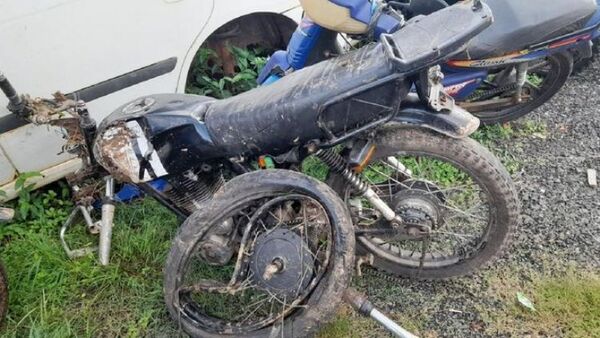 Tres motocicletas colisionan y una persona fallece en Coronel Oviedo