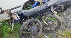 Un muerto tras choque de motocicletas en Coronel Oviedo - Noticiero Paraguay