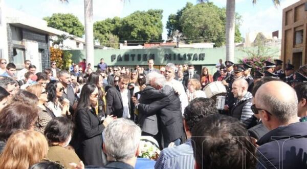 Multitud acudió para despedir al fiscal Marcelo Pecci - Radio Imperio