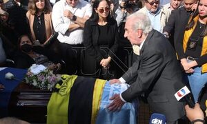 Emotiva despedida al fiscal Marcelo Pecci, ya reposa en el cementerio de Recoleta