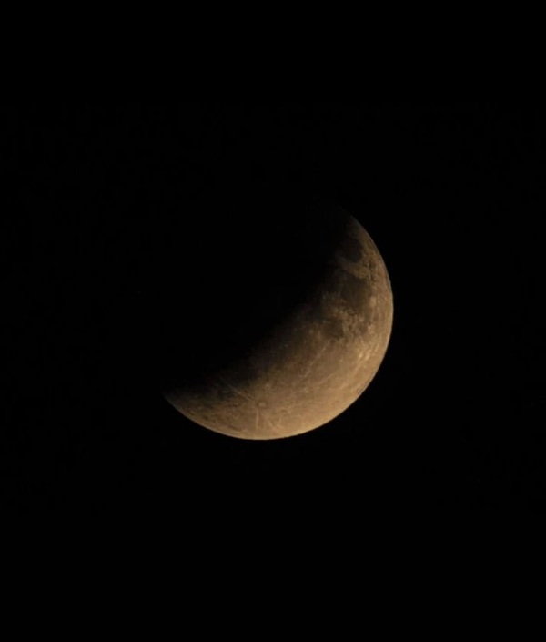 Noche de domingo y madrugada del lunes: así se vio el eclipse en Paraguay