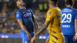 Tigres pierde con Cruz Azul, pero se clasifica a las semifinales
