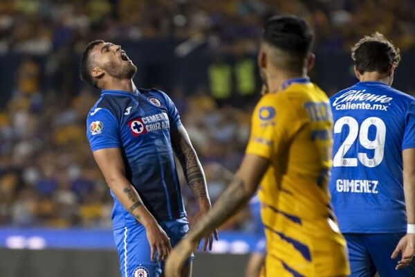Tigres pierde con Cruz Azul, pero se clasifica a las semifinales - Radio Imperio