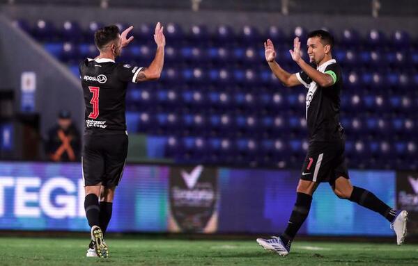 El Decano gritó cuatro goles contra el Tacua y se asoma a la punta del torneo