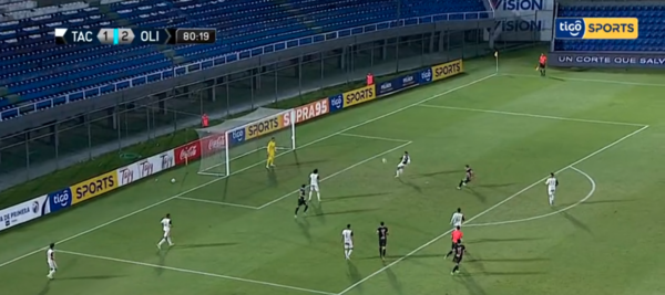 El insólito gol en contra de un jugador de Tacuary del que todos hablan