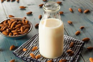 Estas son las ventajas de tomar leche de almendras