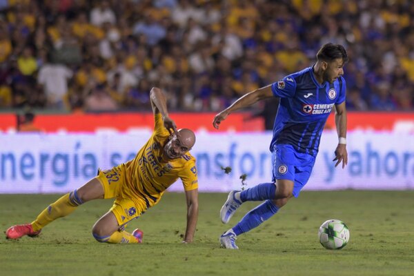 Con González en cancha, Tigres elimina al Cruz Azul de Romero, Escobar y Aguilar