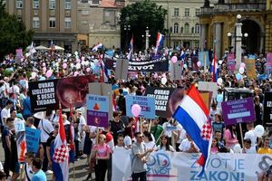 Miles de personas marchan contra el aborto en la capital de Croacia