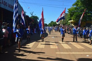 Lucido desfile cívico estudiantil por la Independencia Patria en San José de los Arroyos - Noticiero Paraguay