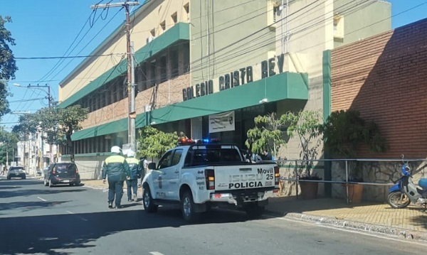 Amenaza de tiroteo obliga a suspender clases en el Cristo Rey