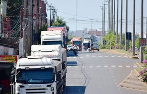 Camioneros anuncian “paro nacional” desde mañana en varios puntos del país