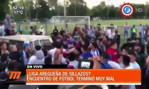 A los puños y patadas tras partido de fútbol en Liga Aregueña | Telefuturo