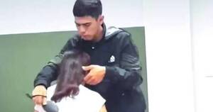 La Nación / Caso viral: tierno momento de un joven que peina a su mamá internada en Clínicas