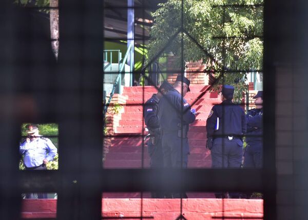 “Se evitó una tragedia”, dice fiscala sobre supuesta amenaza en colegio Cristo Rey - Nacionales - ABC Color