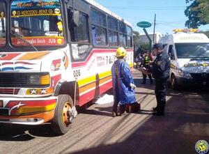 Septuagenario muere tras ser arrollado por colectivo en Luque •