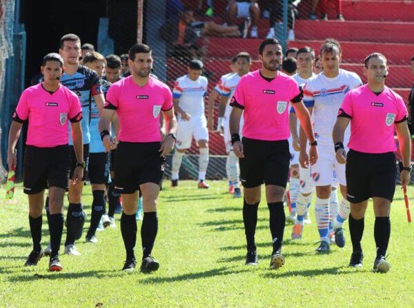 División Intermedia: árbitros de cara a la octava fecha - Fútbol - ABC Color