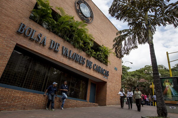 La salida a bolsa de empresas públicas venezolanas queda en vilo - MarketData