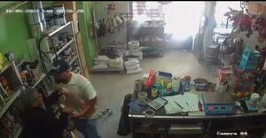 Captan en video agresión de ladrón a septuagenario  - Nacionales - ABC Color