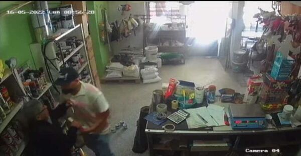 Captan en video agresión de ladrón a septuagenario - Nacionales - ABC Color