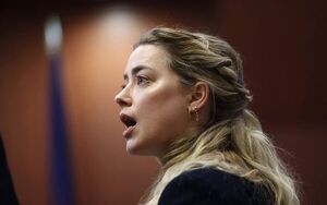 Amber Heard admitió en la corte que no ha donado el total de 7 millones de USD de su acuerdo de divorcio