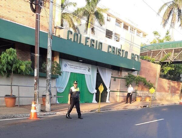 Investigan hallazgo de presunta amenaza en el Colegio Cristo Rey · Radio Monumental 1080 AM