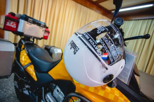 Instan a motociclistas de Asunción a registrarse para recibir cascos certificados