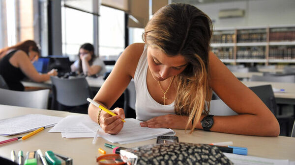 “No tuve otra opción”: vendió sus óvulos para pagar 50,000 dólares de su préstamo estudiantil