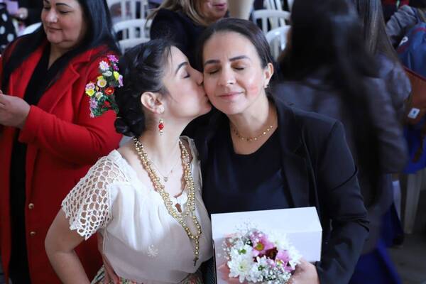 Crónica / Emotivo festejo del día de las madres