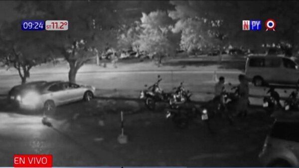 Sorprenden a joven intentando robar una motocicleta | Noticias Paraguay