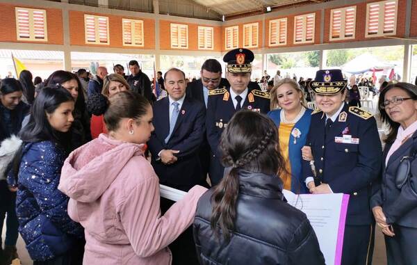 Declaran hijo dilecto a comandante de la Policía Nacional •