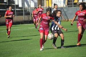Fútbol Femenino: solo cuatro encuentros disputados en la Sub 18 - Fútbol - ABC Color