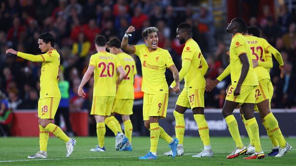 El Liverpool gana y deja viva la Premier hasta el último día