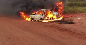 La Nación / Encuentran vehículo incinerado y sospechan que se trataría del utilizado por los sicarios