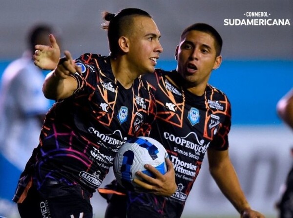 Gran triunfo de Guaireña FC en Ecuador - APF