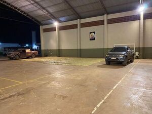 Dos camionetas repletas de marihuana fueron abandonadas en Pedro Juan Caballero - Nacionales - ABC Color