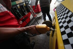 Panamá congelará en 3,95 dólares el galón de combustible a los transportistas - MarketData