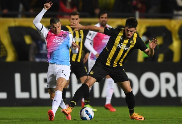 Versus / Cerro Porteño rescató un empate ante Peñarol y se jugará la clasificación en el clásico - PARAGUAYPE.COM