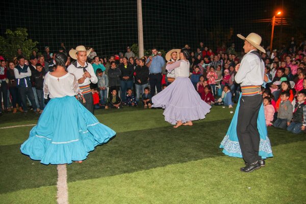 Madres de Puentesiño disfrutaron de una hermosa fiesta en su día