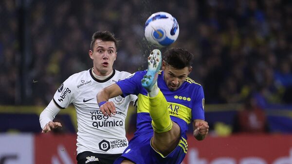 Boca Juniors y Corinthians igualan y dejan abierto el grupo