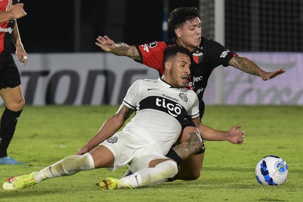 Olimpia se juega su continuidad en la Copa Libertadores ante Colón, en Santa Fe