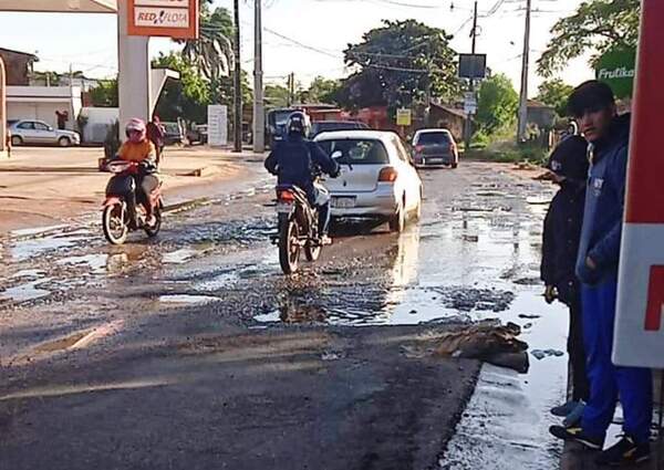 Calamitoso estado de la calle Rosario de Luque •