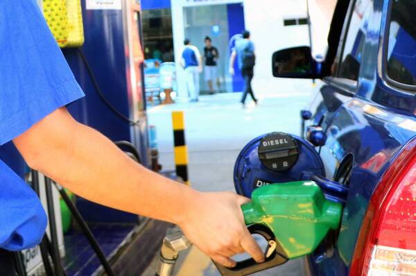 Diario HOY | Combustible subirá G. 1.000 en cuestión de días, anuncian