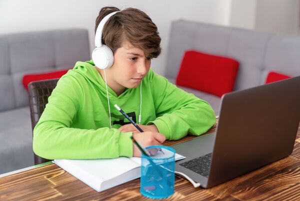 Amnistía Internacional promueve los “derechos digitales” de jóvenes y niños - Tecnología - ABC Color