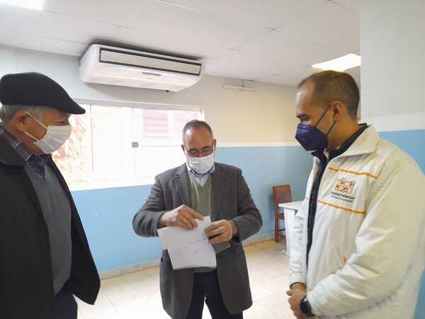 ARP Itapúa entrega aportes a Bomberos y Hospital Pediatrico