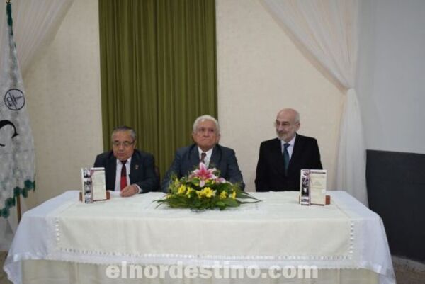 Lanzan libros escritos por Don Teófilo Javier Medina en el décimo quinto aniversario de la Universidad Nacional de Concepción