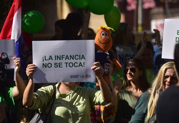 Abuso sexual en colegio de Lambaré: madre de la víctima cuestiona actuar de autoridades del MEC - Nacionales - ABC Color