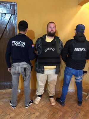 Detienen a dos supuestos pedófilos alemanes que tenían orden de captura con fines de extradición - Nacionales - ABC Color