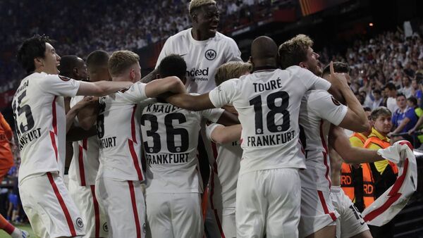 El Eintracht alcanza la gloria en los penales