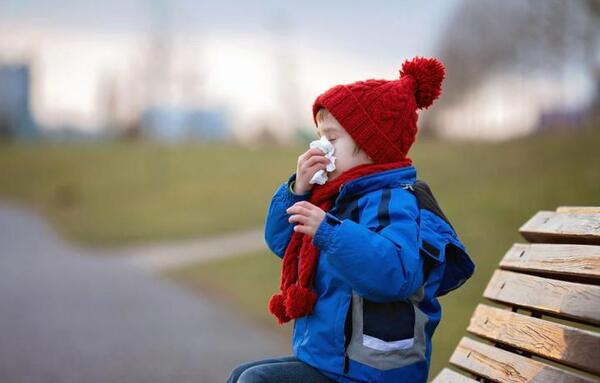 ¿Cómo cuidar a los niños durante la época del frío?